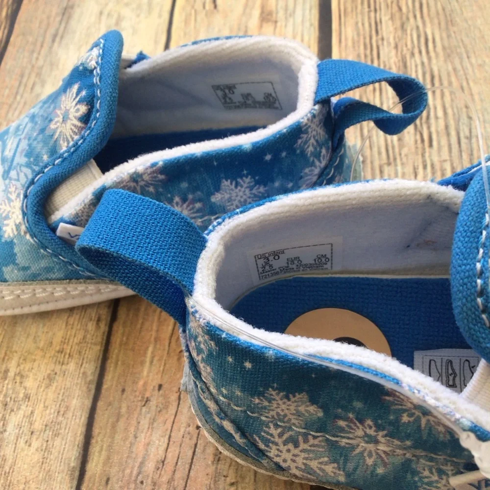 NWT Vans Winter Wonderland Snowflake Crib Shoes